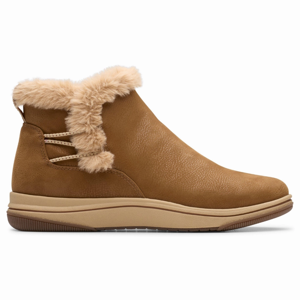 Clarks Breeze Fur Dark Tan Combi Boot (Women's) Motion Tech