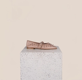 Como Buckle - Nude Studs Trail Run Shock Absorbing