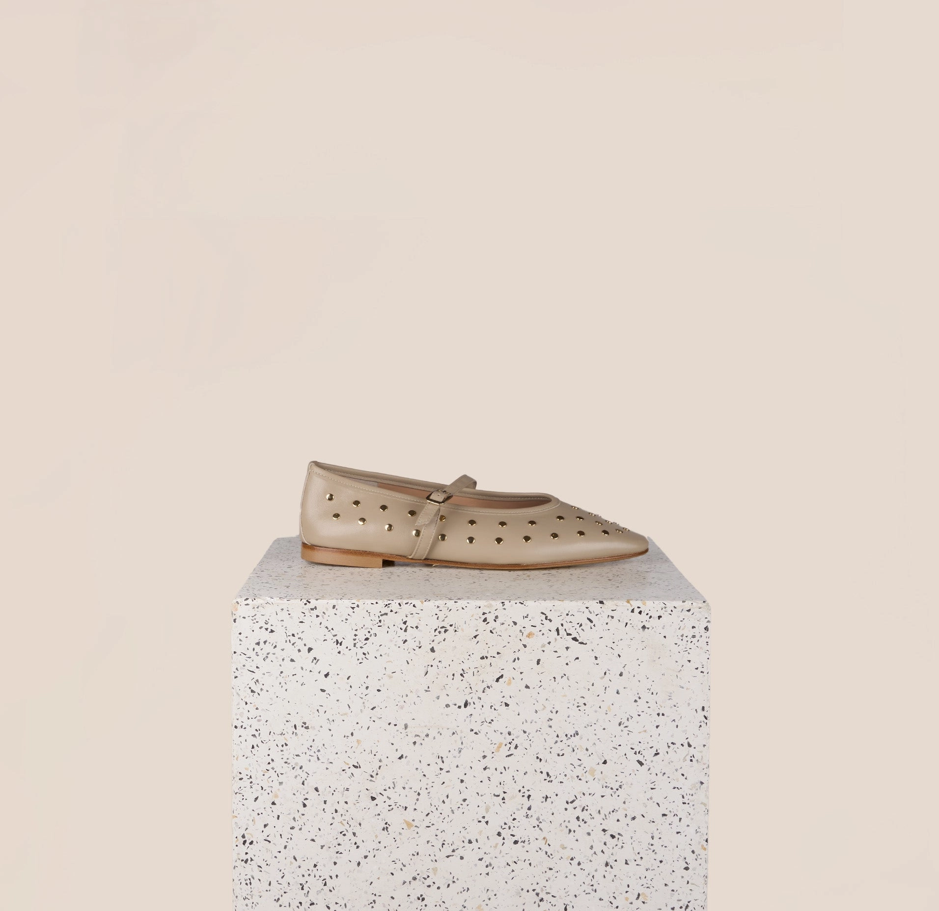 Harbor Dock Camp Mood Cori Studs Beige
