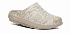 Cushioned Base Work Commute Women's OOcloog Limited Edition Clog - Nomad Combo Camo