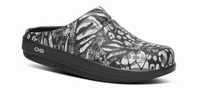 Women's OOcloog Limited Edition Clog - Combo Camo Wet Land