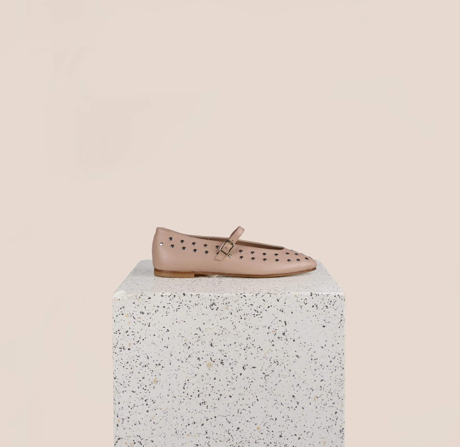 Kind Walk Bari Studs - Beige Nude