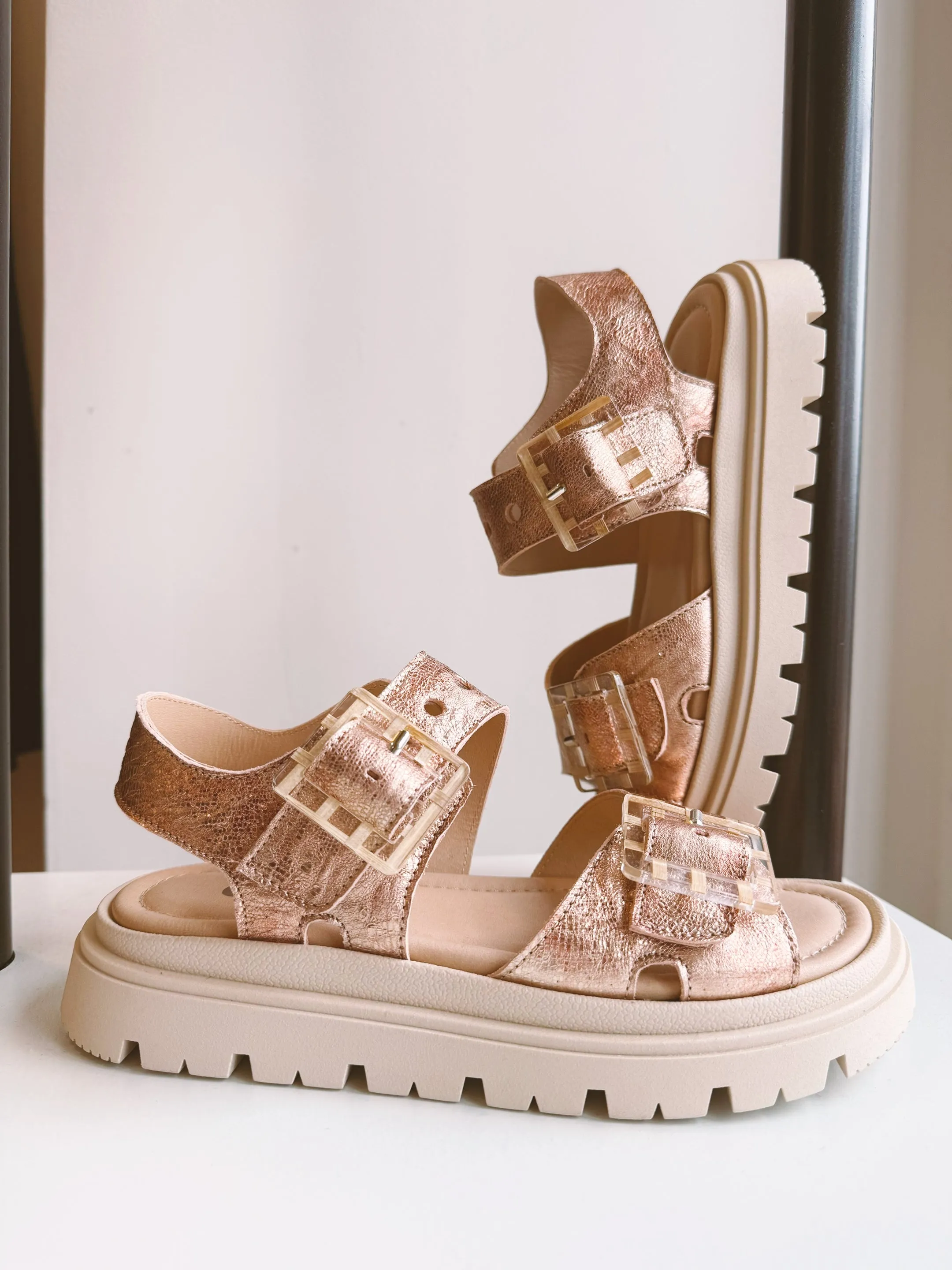 Hymn - Gold flexible shoes Ring Day