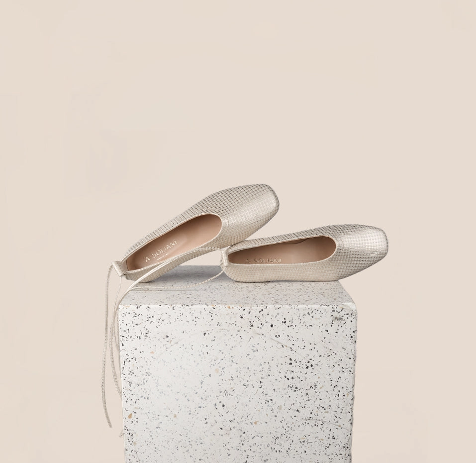 Imola - Gold Scale Bride Glow