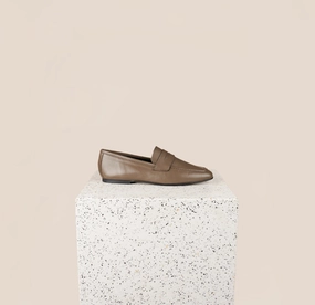 Lodi Due - Dark Taupe Flat