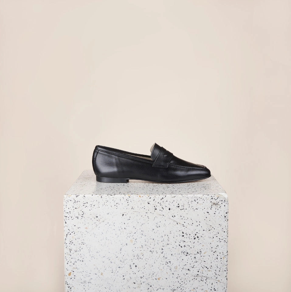 Lodi Due - Black Leather Comfort Path