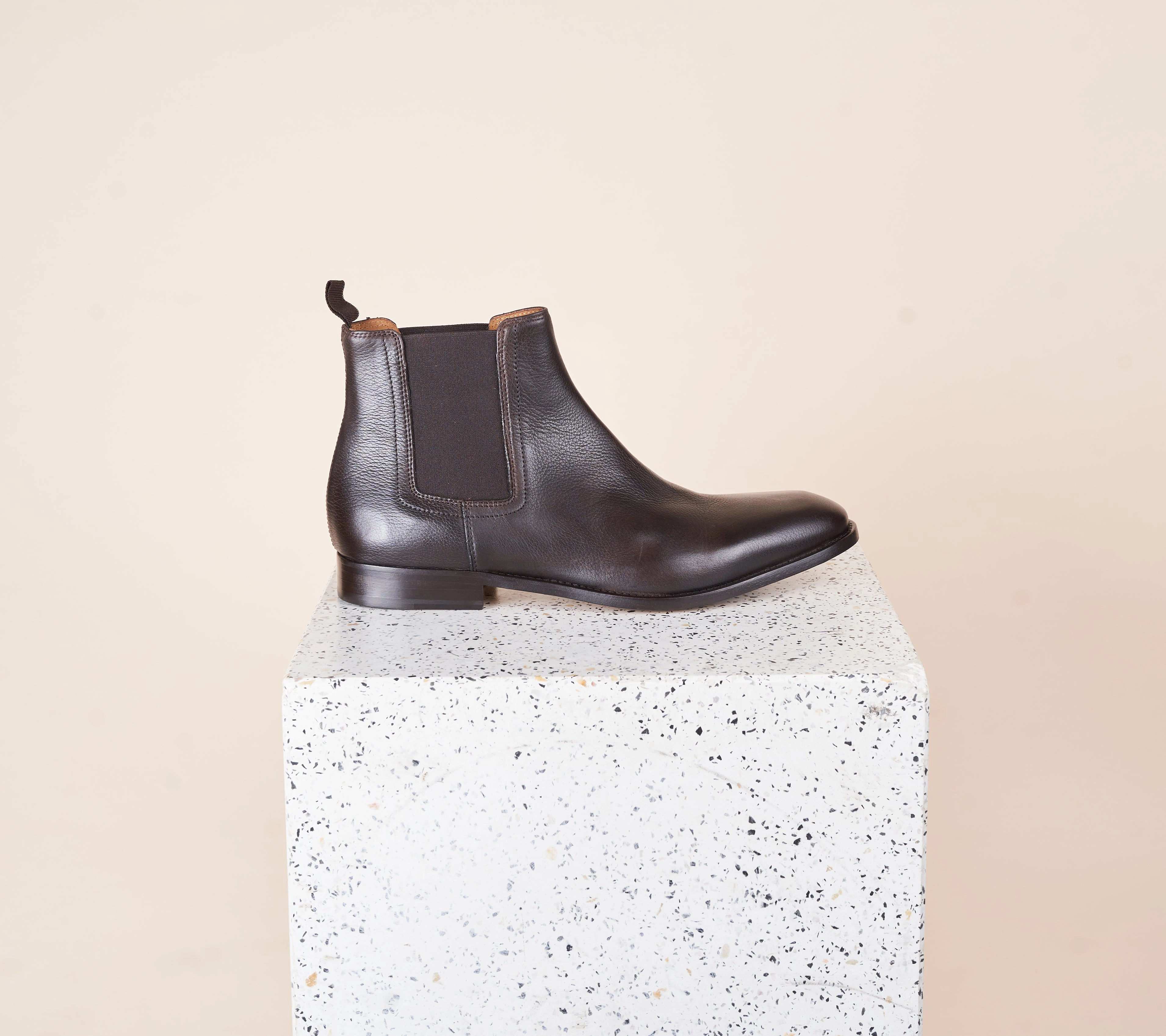Insulated Interior Lori - Men's Chelsea Boot Chocolate Leather