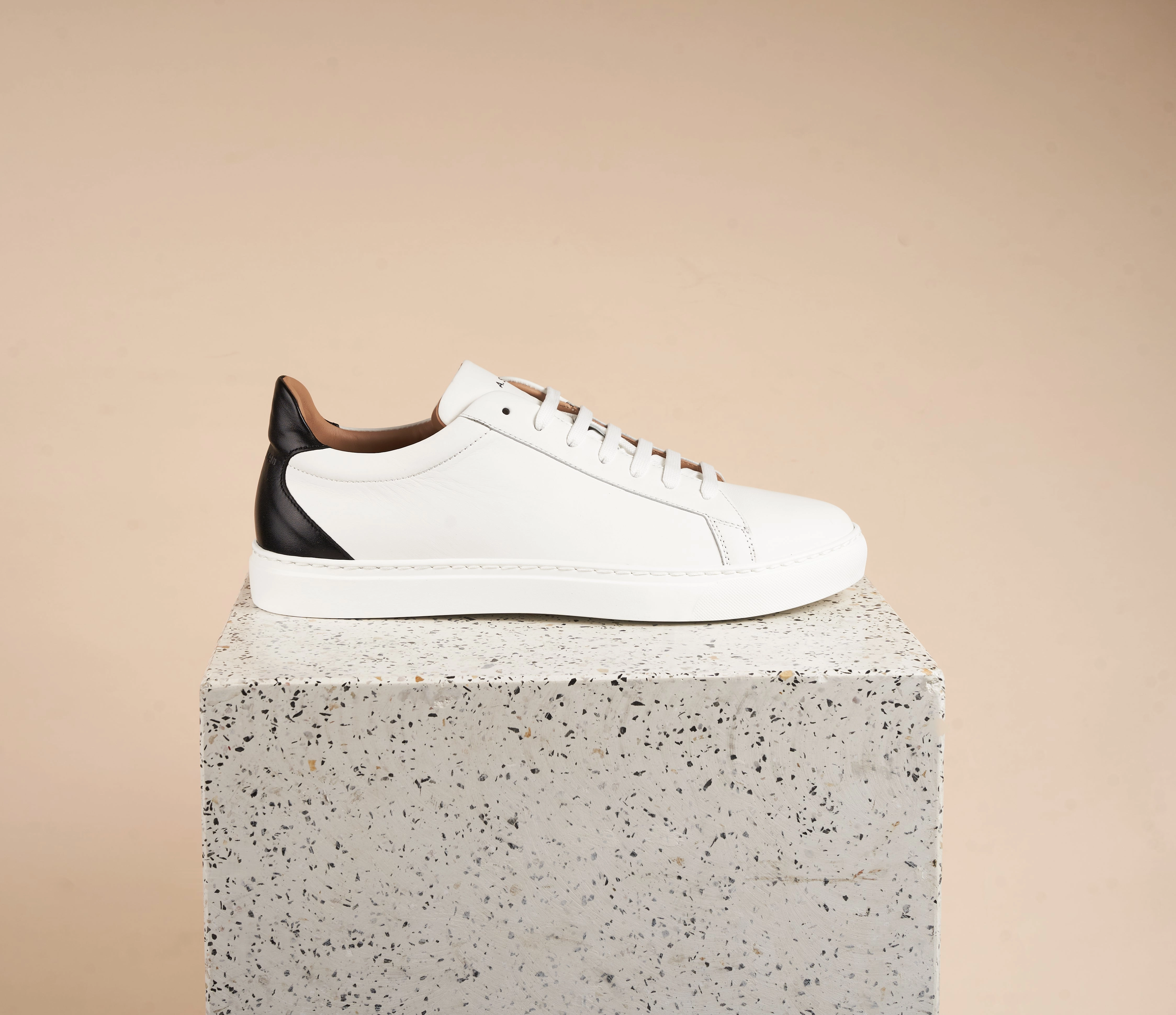Men: Amalfi - Great White/Black Sneakers Iconic Piece