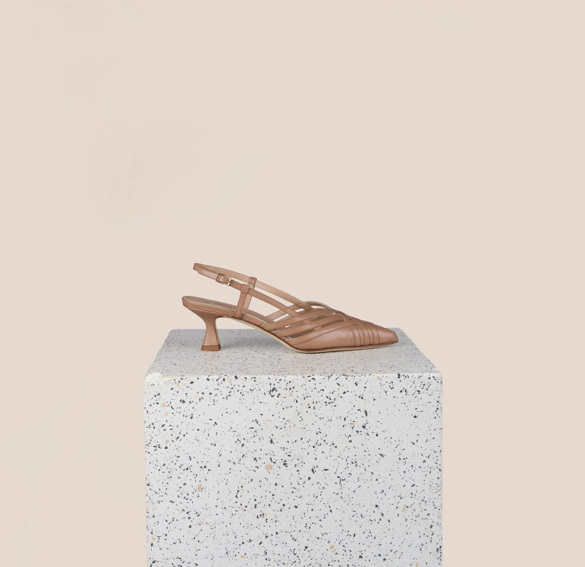 Novara - Naturale Runway Mood