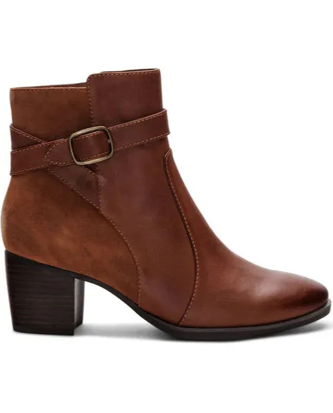 Rebecca - Brown High Lift Holiday look