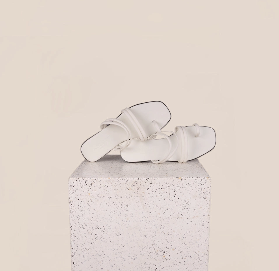 Versatile Outdoor Style Walk Style Cortina - White