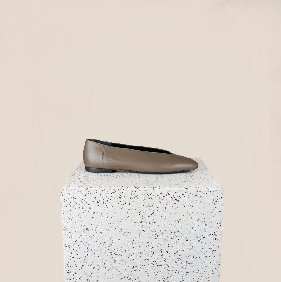 Scala - Taupe Breathable Construction