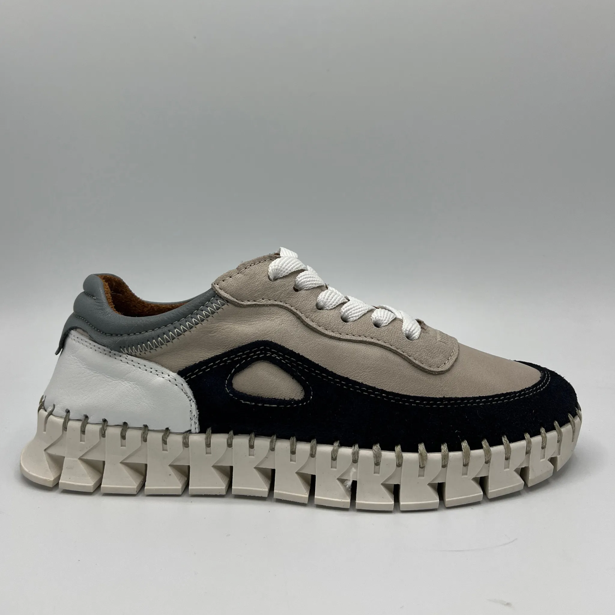 Tyche Play Low Impact Sole Dynamic Fit System