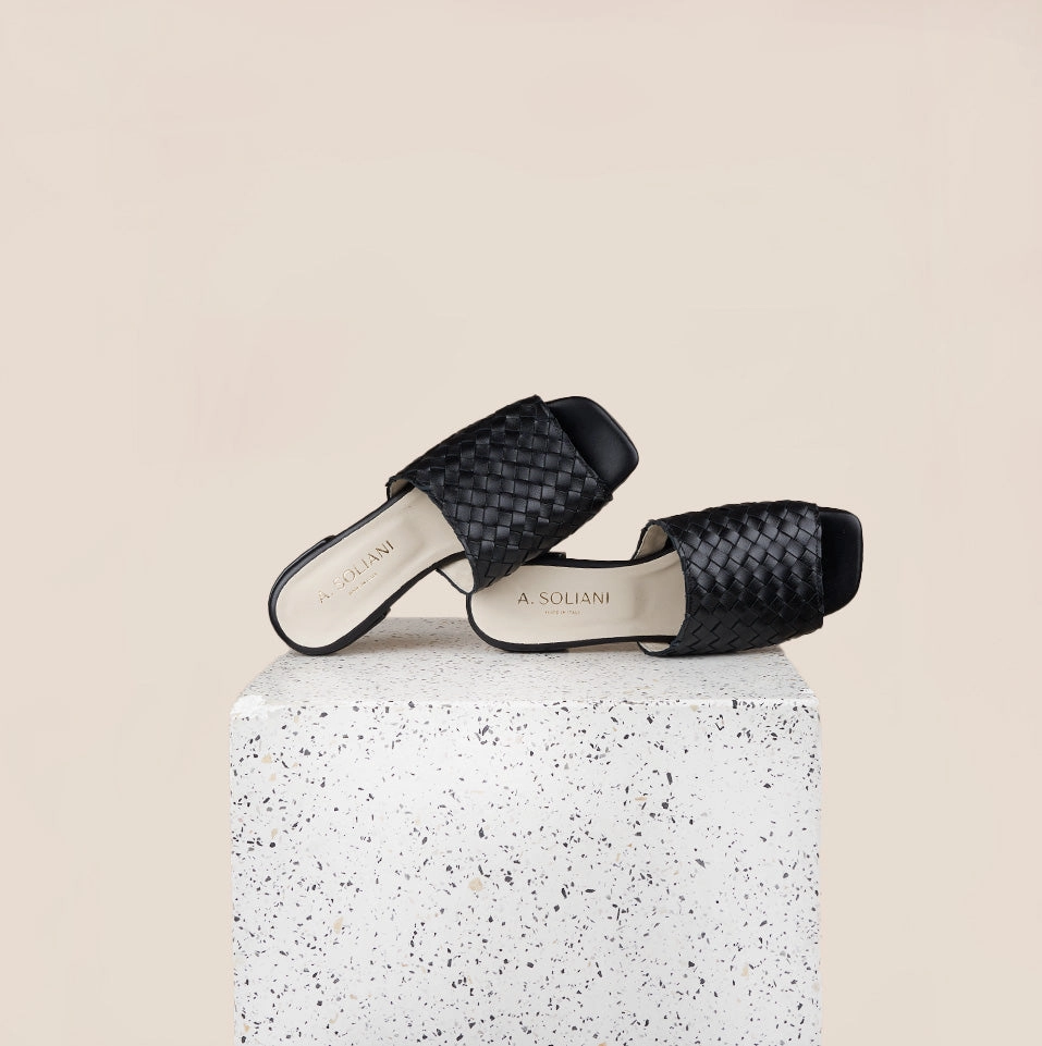 Relaxing Fiore - Woven Leather Black