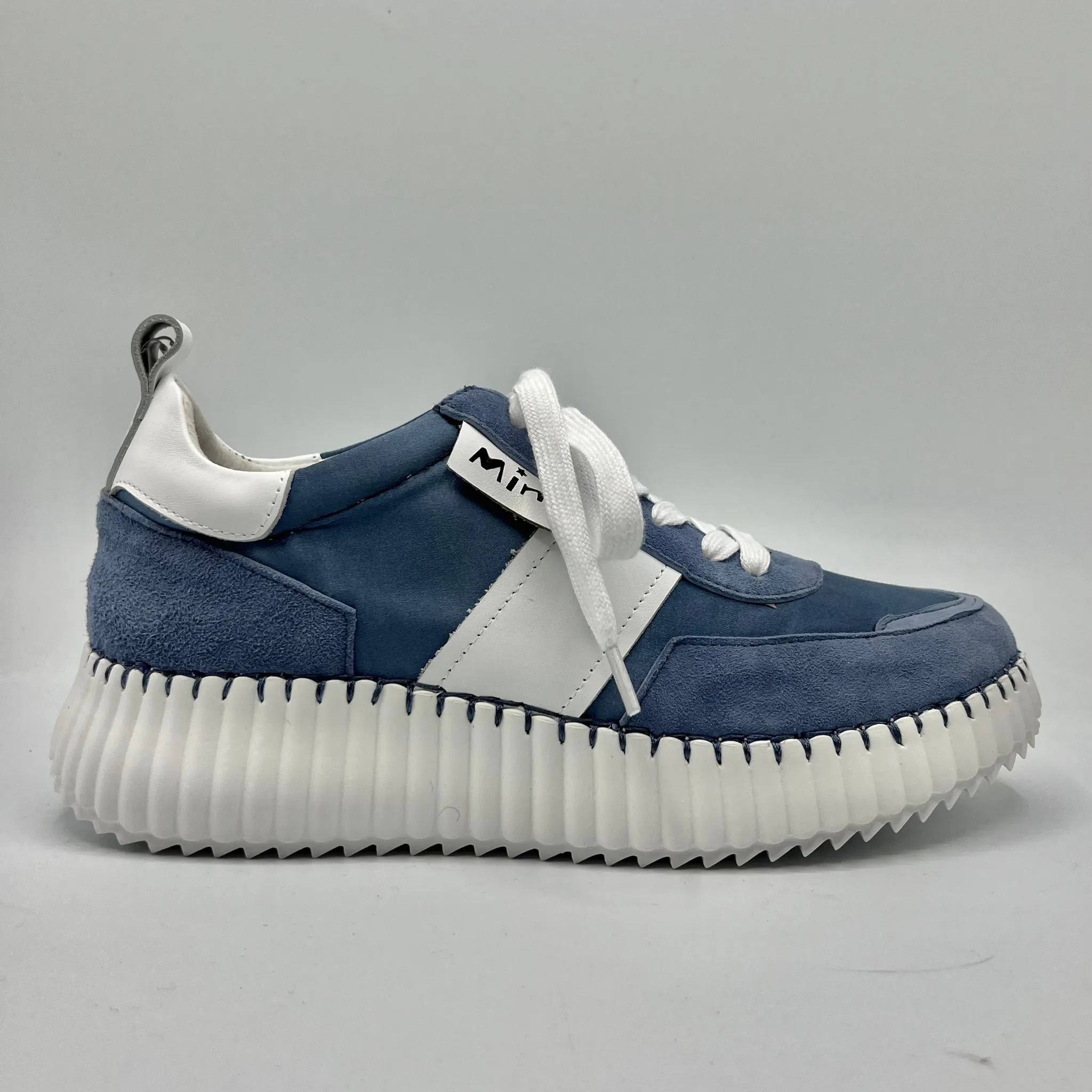 Ergonomic form Minx Racer