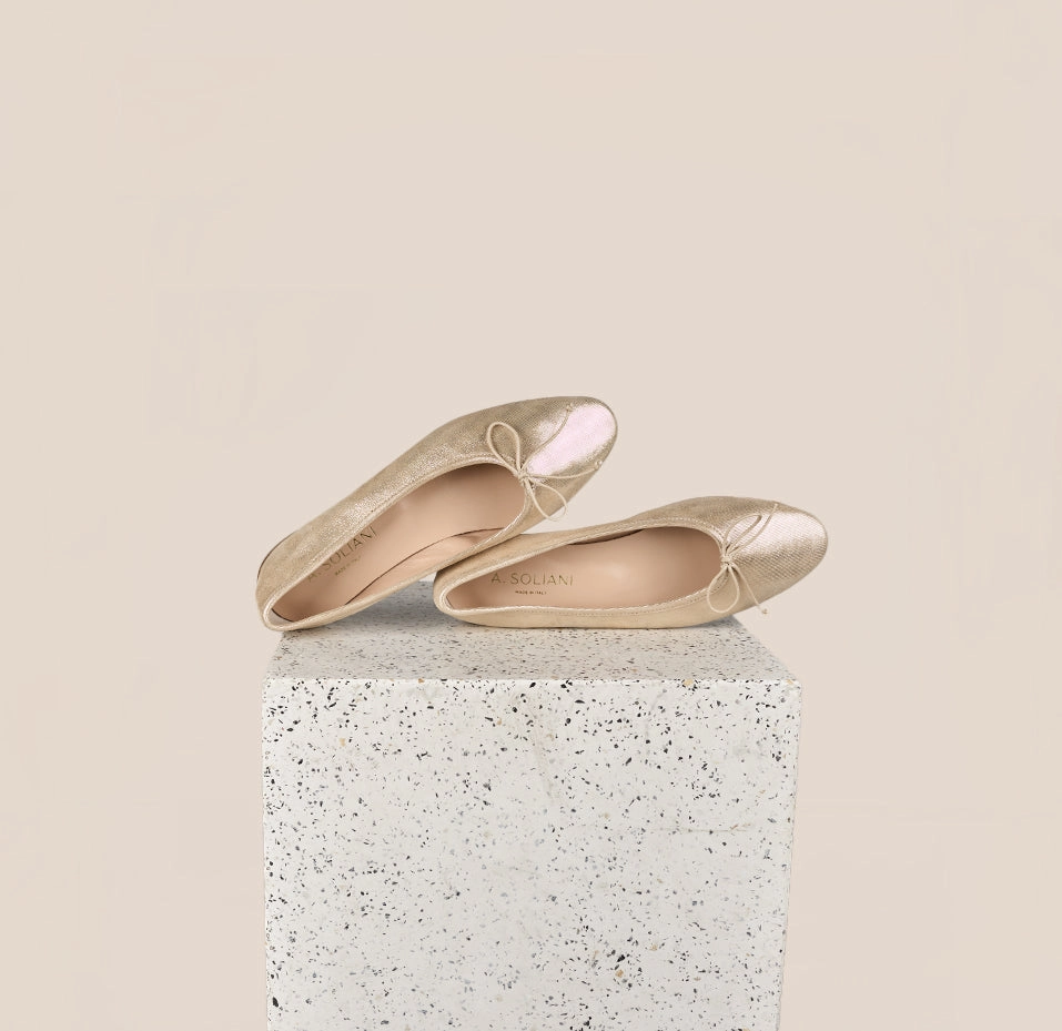 Reunion Glow Como - Gold Lines