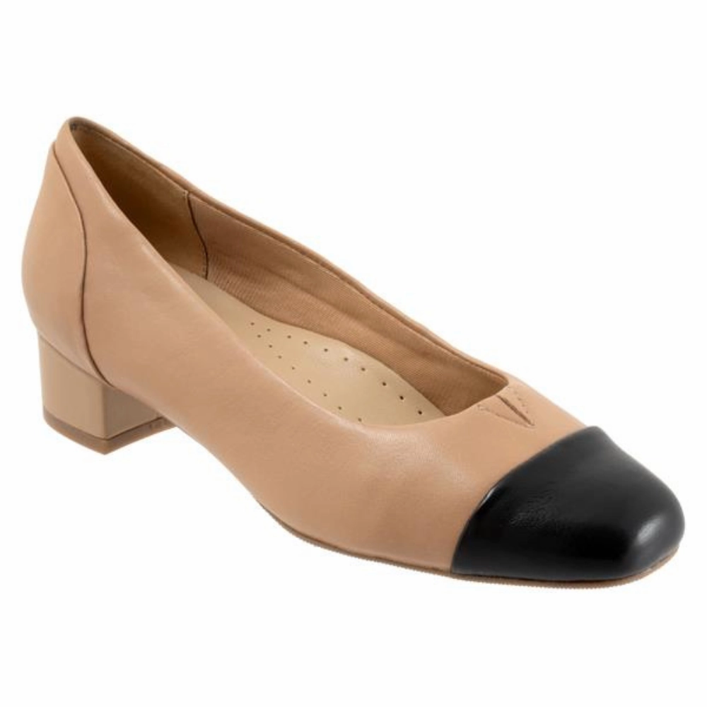Lace Loop Grand Gala Trotters Daisy Beige/Black Leather Pump (Women's)