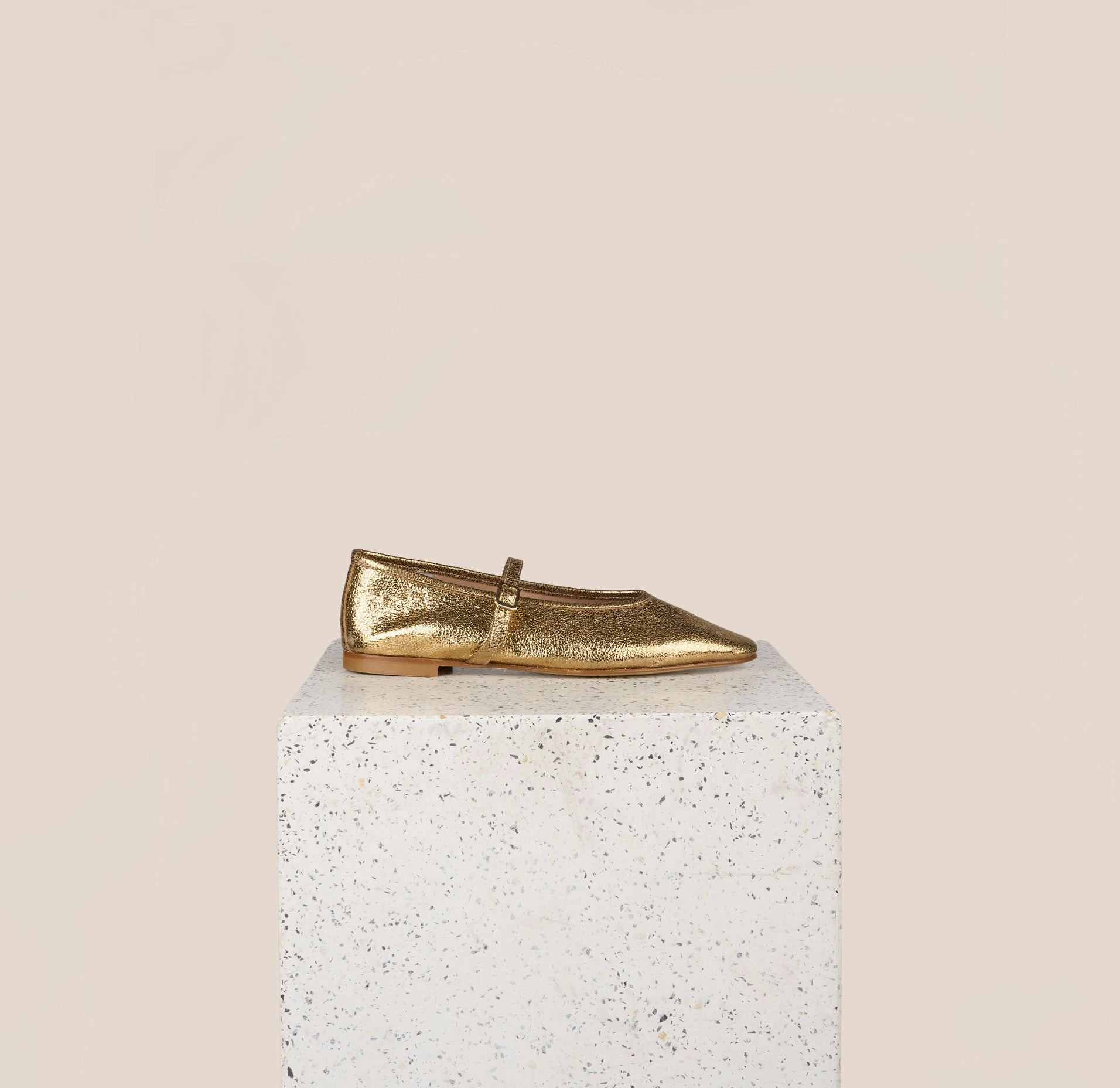 Cori - Crystal Market Lane