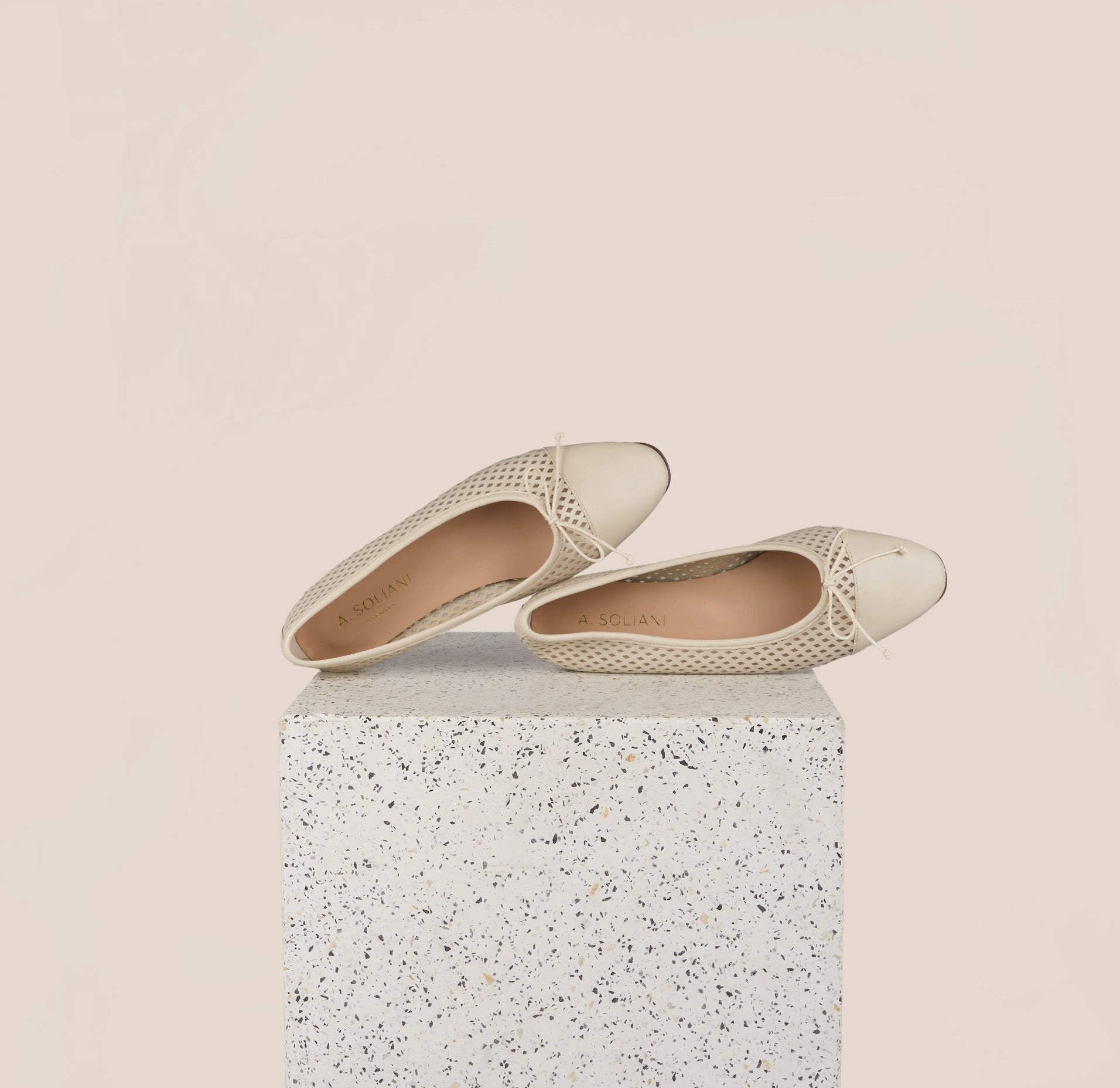 Como - Perforated Ivory (cap toe) Patio Path