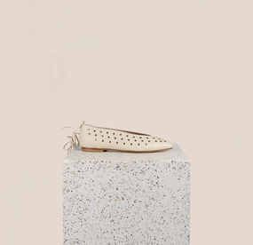 Scala Ties - Ivory Studs Jog Step