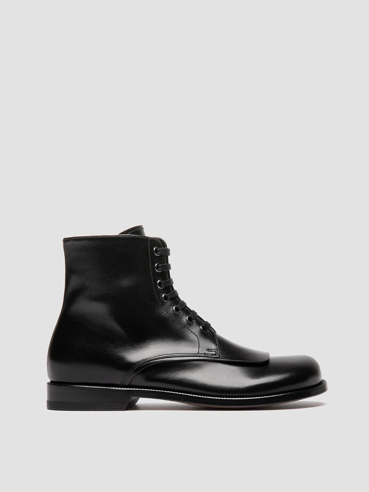 Outdoor Mission EMERALD 004 - Black Leather Lace-up Boots