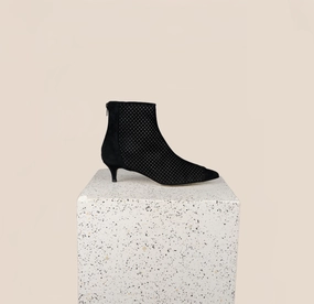 Velvet Touch Square Toe Mantova - Perforated Black